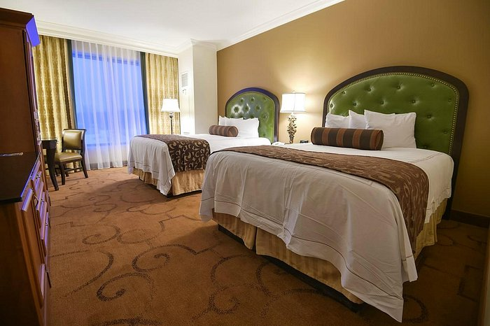 a picture of a hotel room